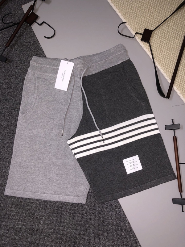 ブランドハーフパンツ正面デザイン